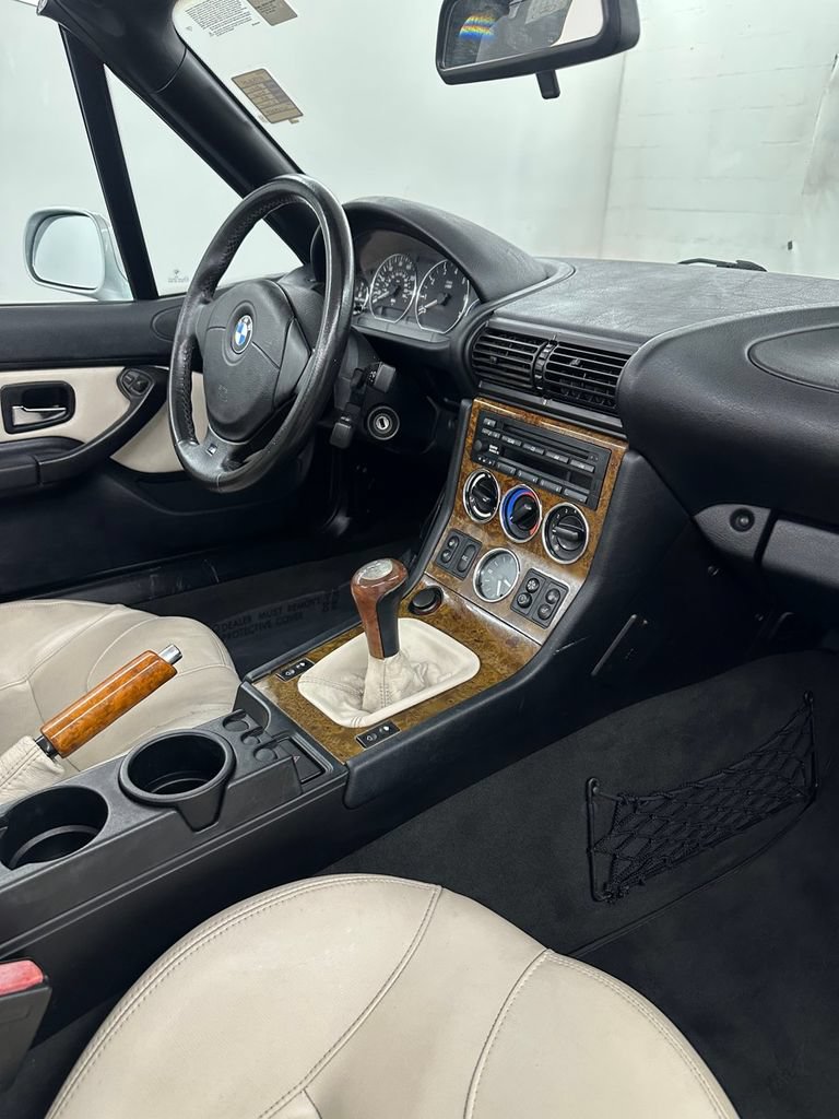 Used 2001 BMW Z3 3.0i RWD image 28