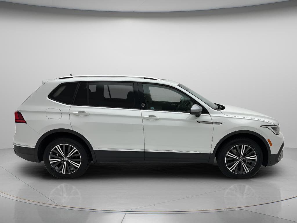 Used 2024 Volkswagen Tiguan Wolfsburg Edition FWD image 3
