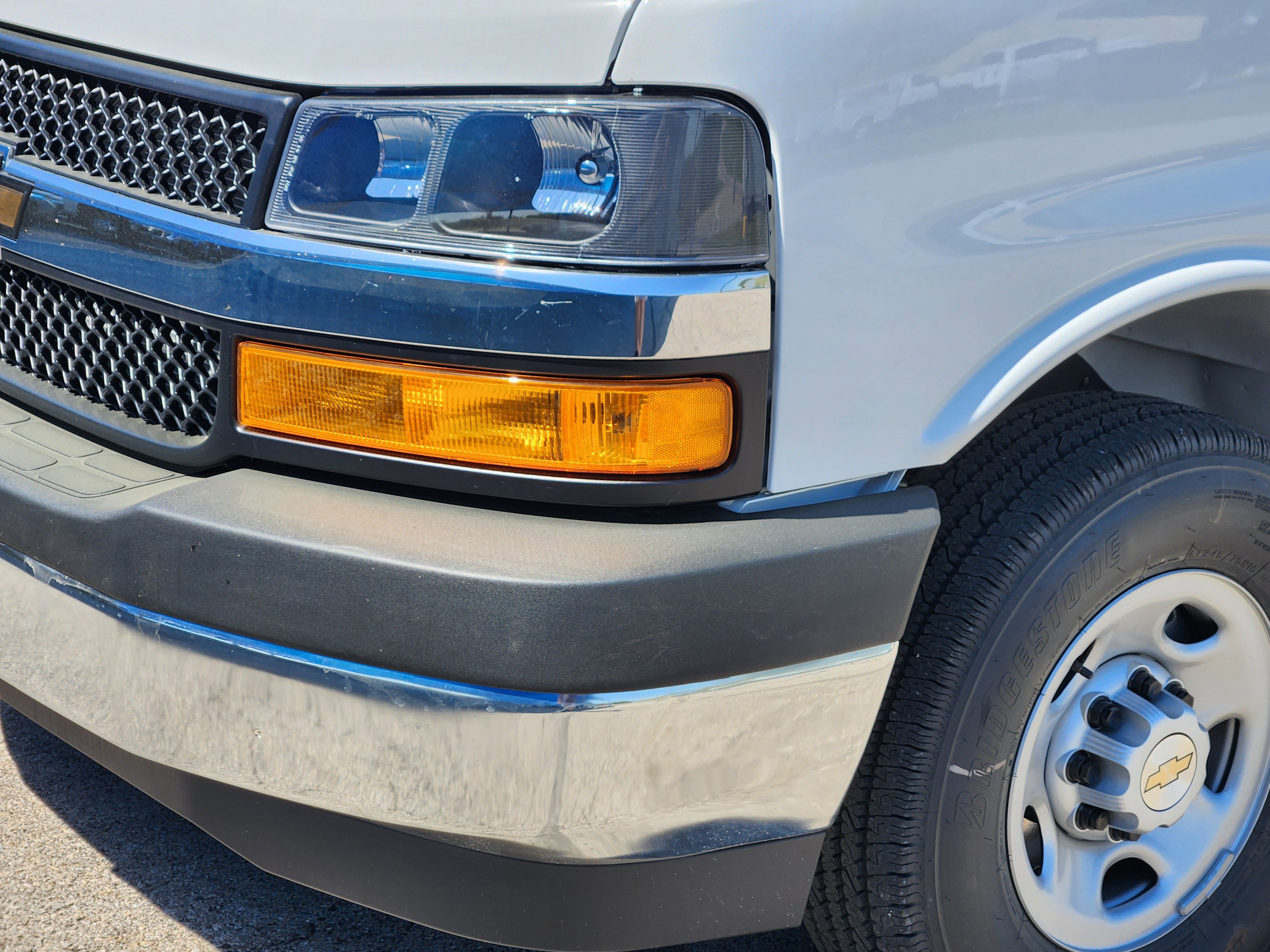 New 2026 Chevrolet Express 2500 w/ Driver Convenience Package image 6