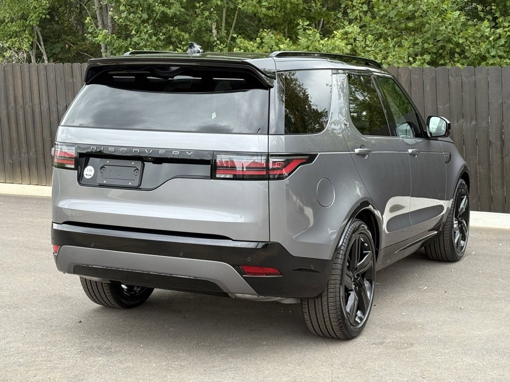 New 2025 Land Rover Discovery Dynamic SE image 6