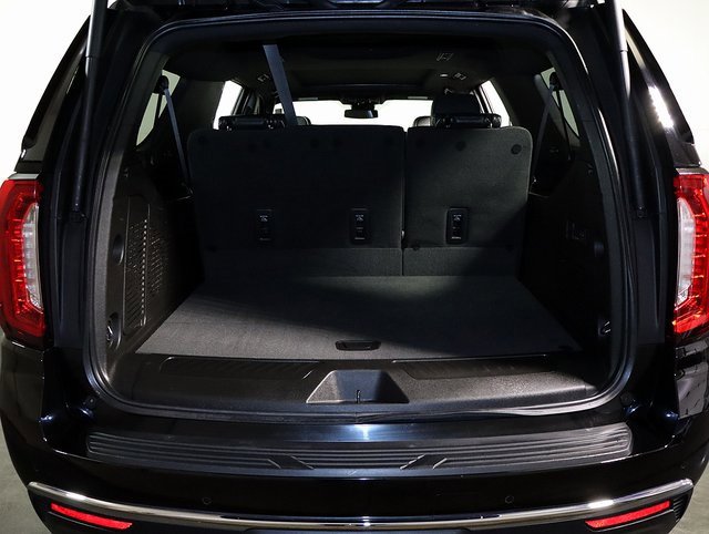 Used 2023 GMC Yukon XL SLT w/ SLT Premium Package image 31