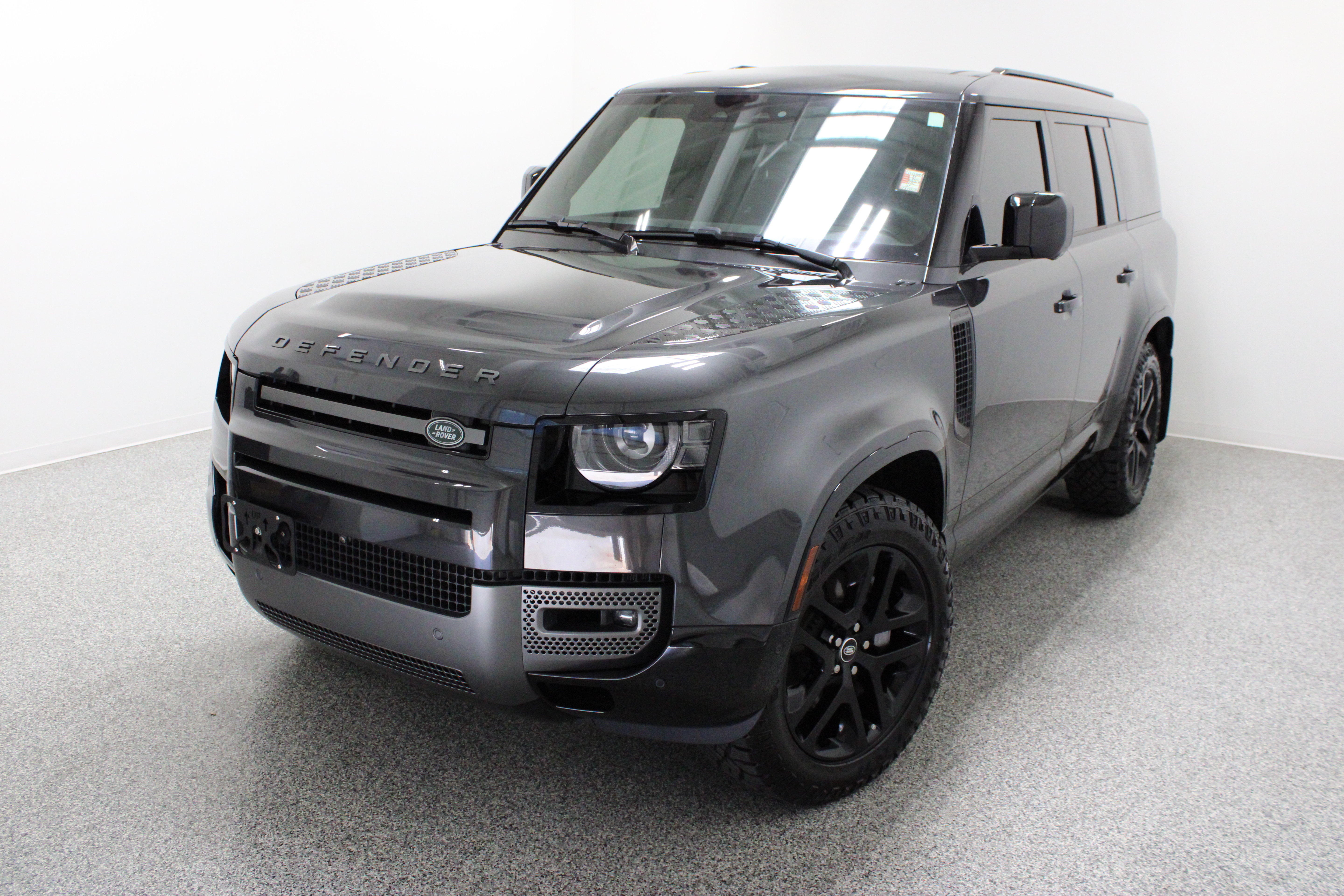 Used 2025 Land Rover Defender 130 Outbound AWD/4WD image 2