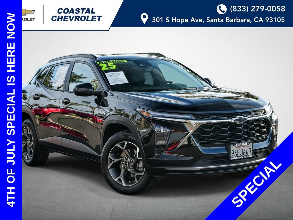 Used 2025 Chevrolet Trax LT w/ Driver Confidence Package FWD image 1
