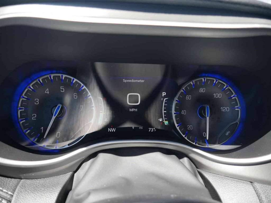 New 2027 Chrysler Pacifica Limited w/ Trailer Tow Group AWD/4WD image 40