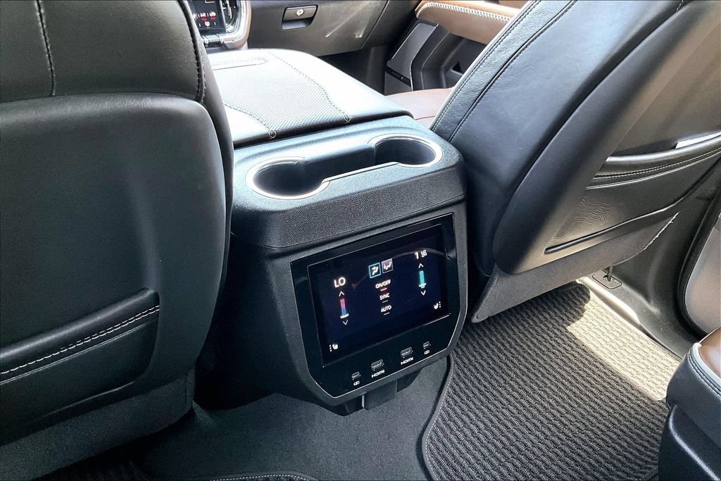 Used 2025 GMC Yukon XL Denali Ultimate AWD/4WD image 27