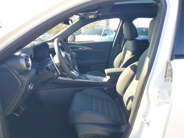 New 2025 Alfa Romeo Tonale w/ Premium Package image 20