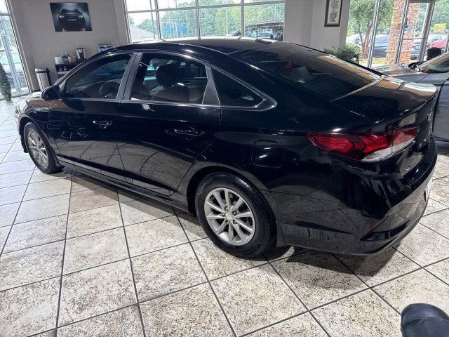 Used 2018 Hyundai Sonata SE w/ Winter Weather Package image 4