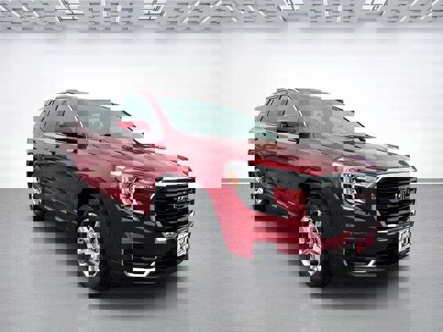 Used 2023 GMC Terrain SLE image 2