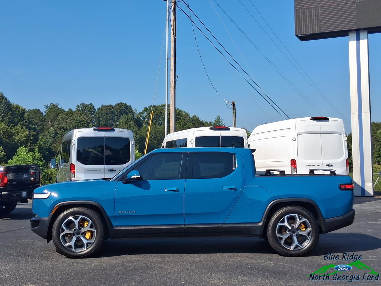 Used 2022 Rivian R1T Adventure image 2