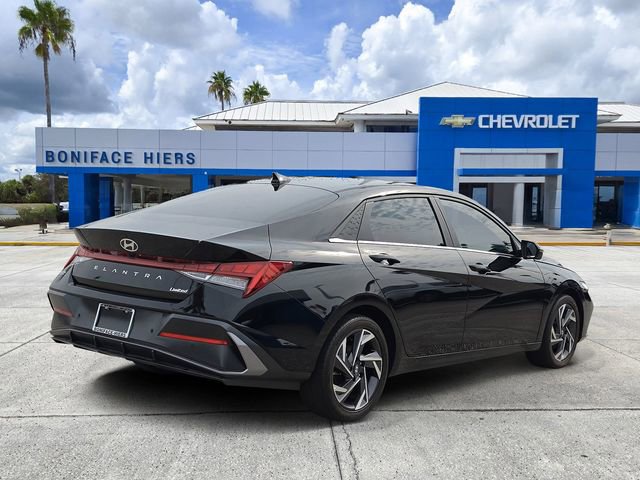 Used 2024 Hyundai Elantra Limited FWD image 4