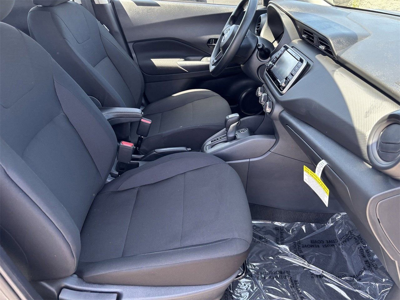 New 2025 Nissan Kicks Play S image 12