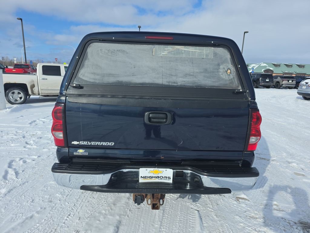 Used 2006 Chevrolet Silverado 2500 LT w/ Heavy-Duty Power Package image 4