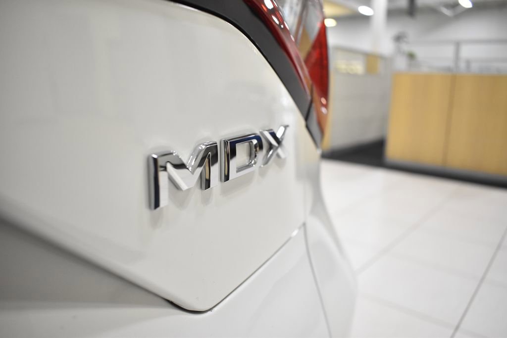 Used 2025 Acura MDX SH-AWD w/ Technology Package image 16