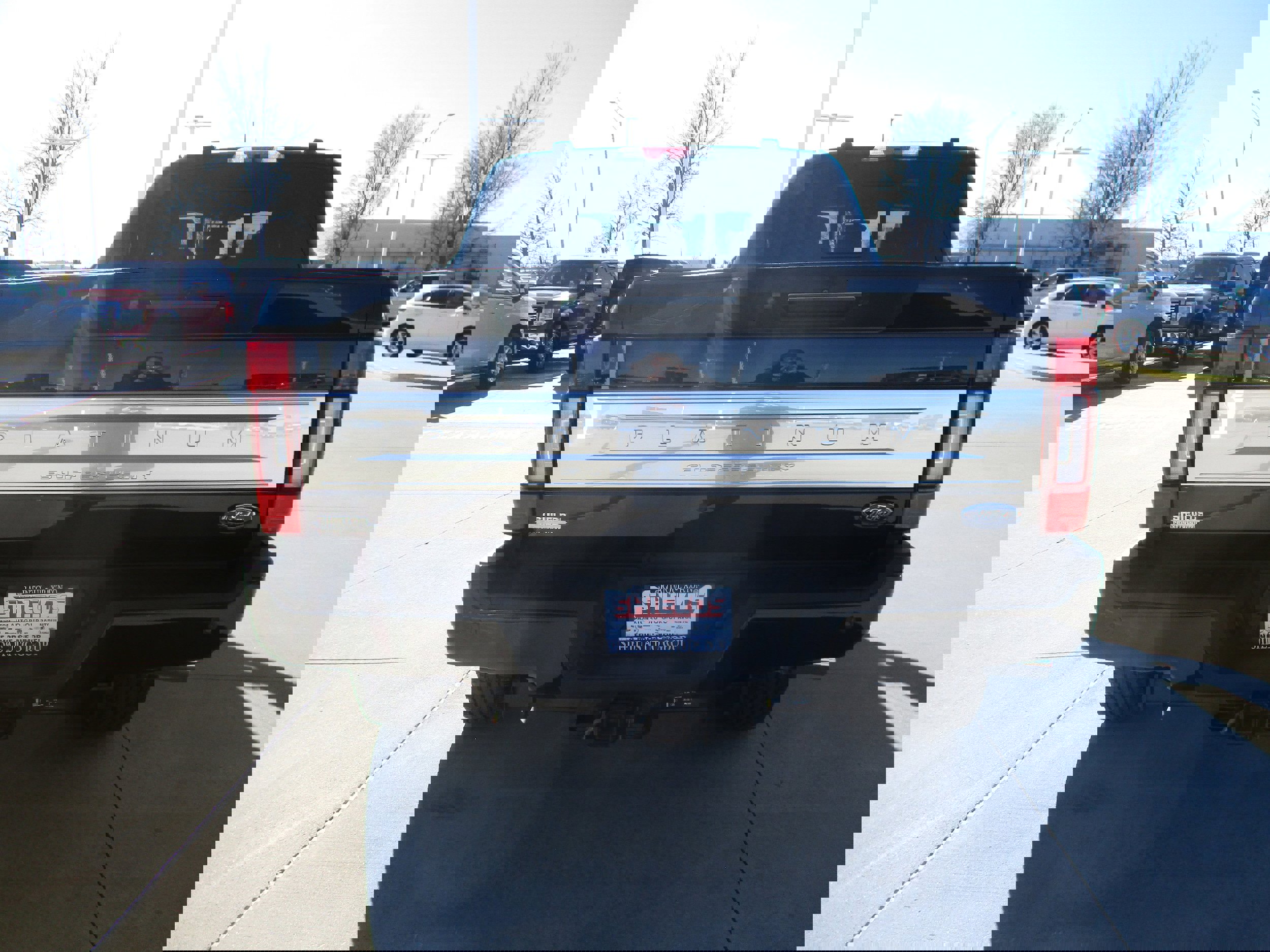 Used 2020 Ford F250 Platinum w/ FX4 Off-Road Package AWD/4WD image 4