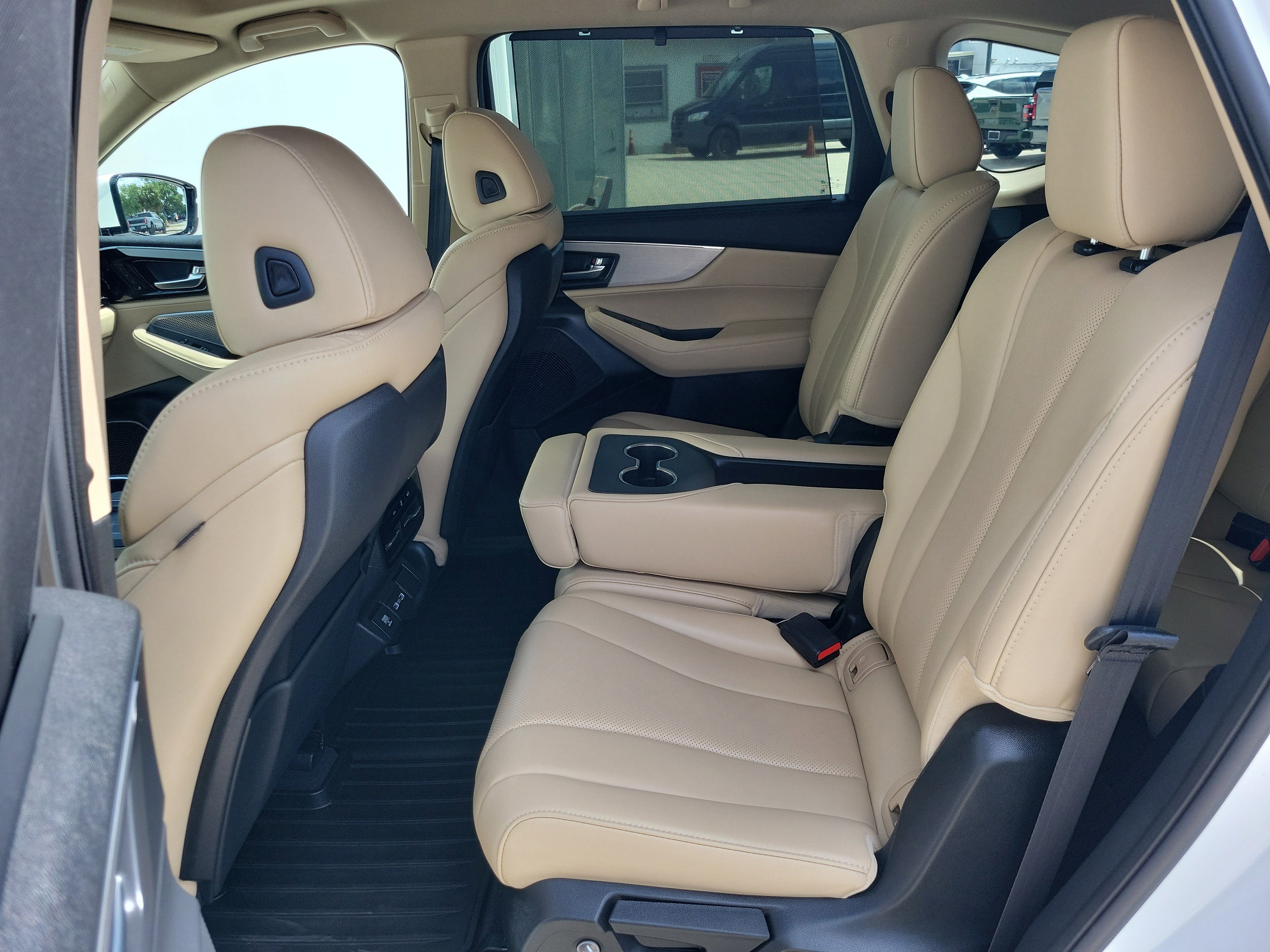 Used 2023 Acura MDX SH-AWD w/ Technology Package image 17