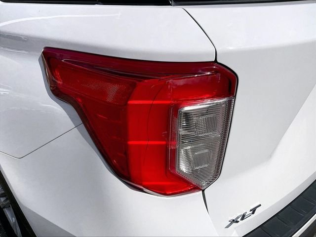 Used 2023 Ford Explorer XLT w/ Equipment Group 202A AWD/4WD image 33