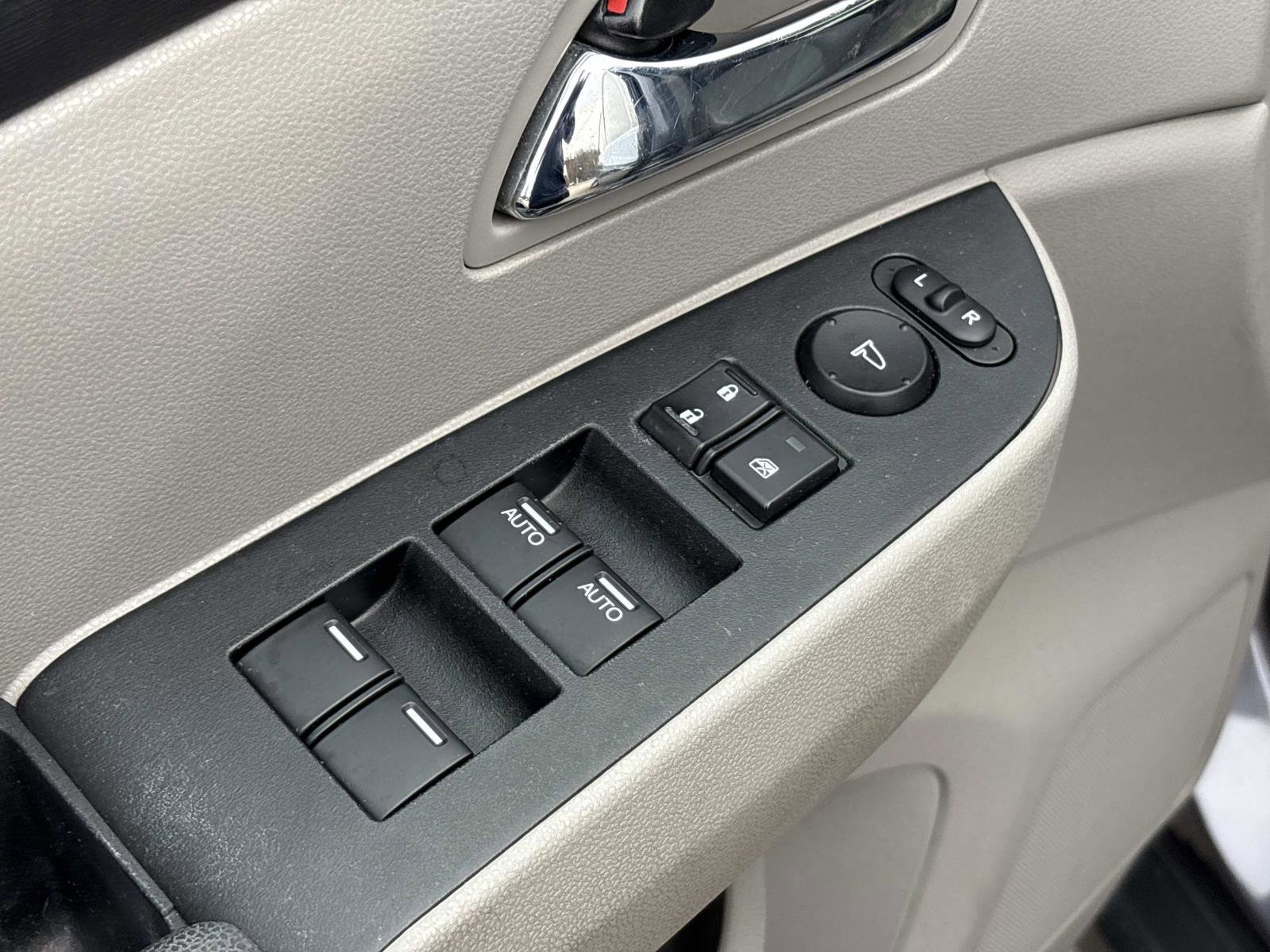 Used 2015 Honda Odyssey EX-L image 12