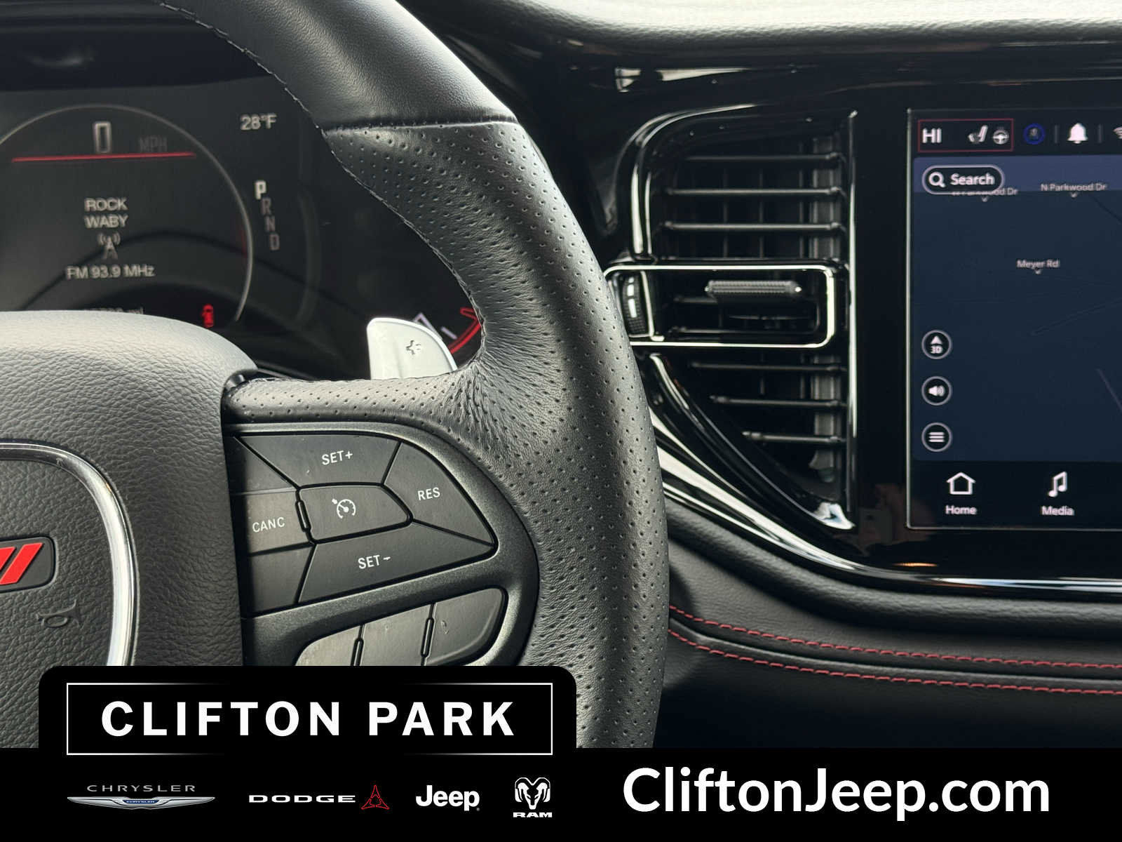 Certified 2025 Dodge Durango GT image 24