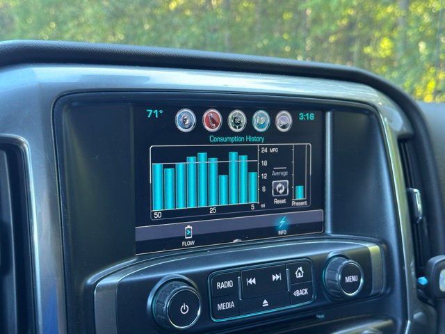 Used 2018 Chevrolet Silverado 1500 LT w/ LT Eassist Package AWD/4WD image 35