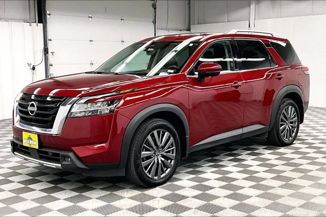 Used 2024 Nissan Pathfinder SL AWD/4WD image 12
