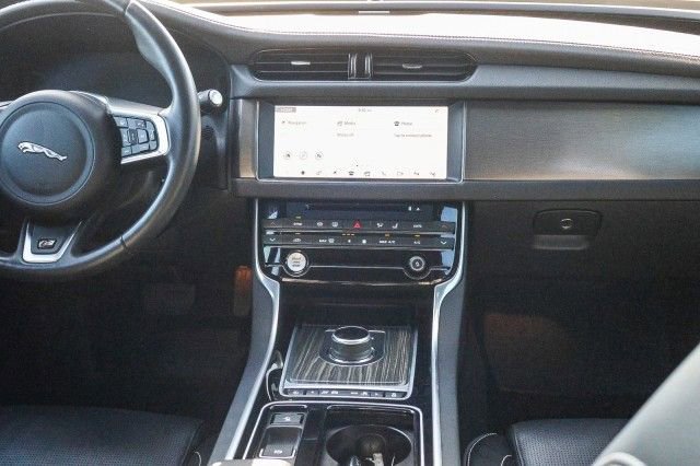 Used 2018 Jaguar XF S image 24