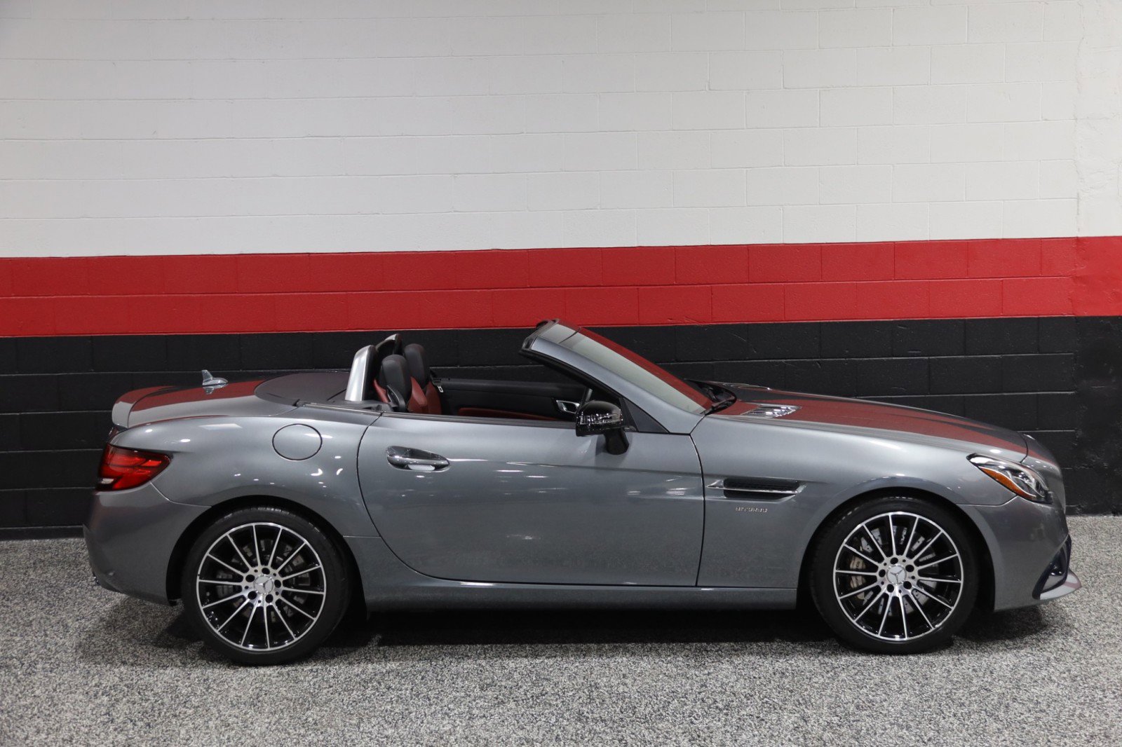 Used 2017 Mercedes-Benz SLC 43 AMG image 7