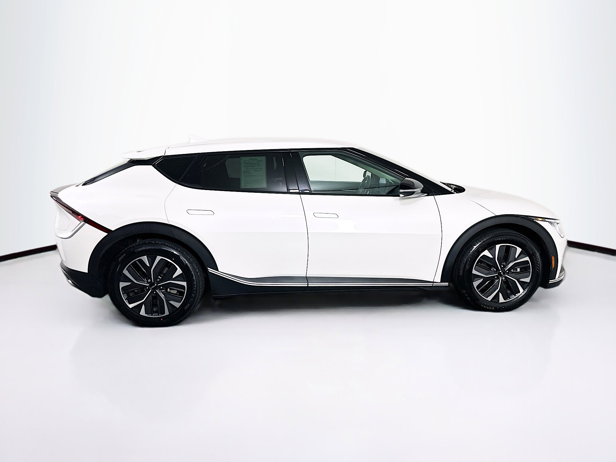 Used 2024 Kia EV6 Light RWD image 10