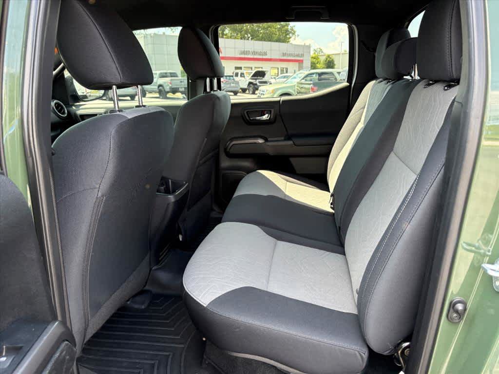 Used 2021 Toyota Tacoma TRD Off-Road w/ Technology Package AWD/4WD image 8