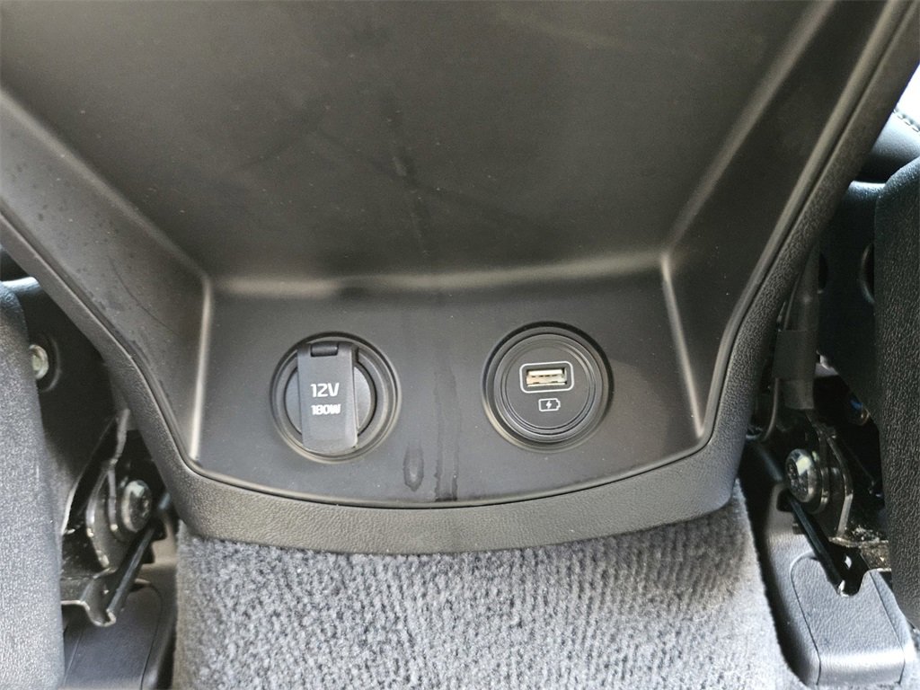 Used 2022 Kia Sorento S image 32