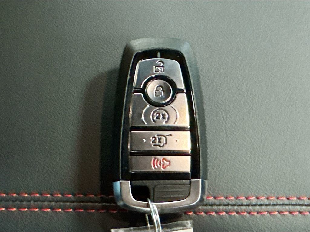 Used 2025 Ford Explorer ST-Line w/ Premium Package image 33