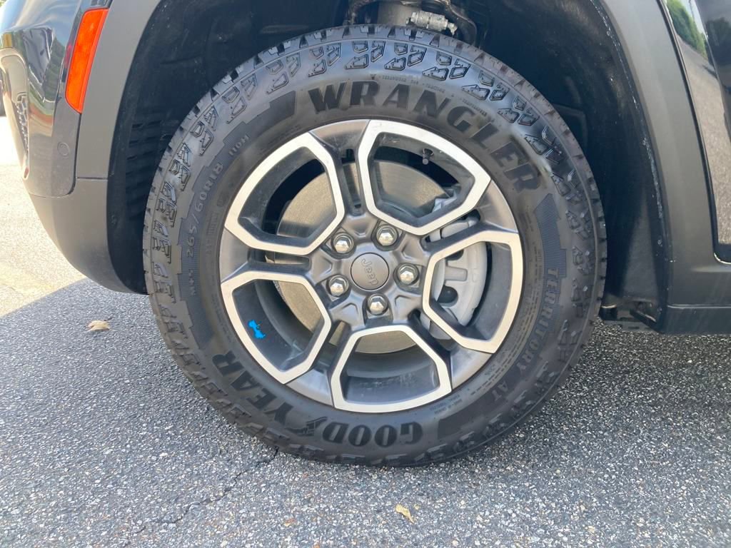 New 2024 Jeep Grand Cherokee Trailhawk w/ Advanced Protech Group II AWD/4WD image 29