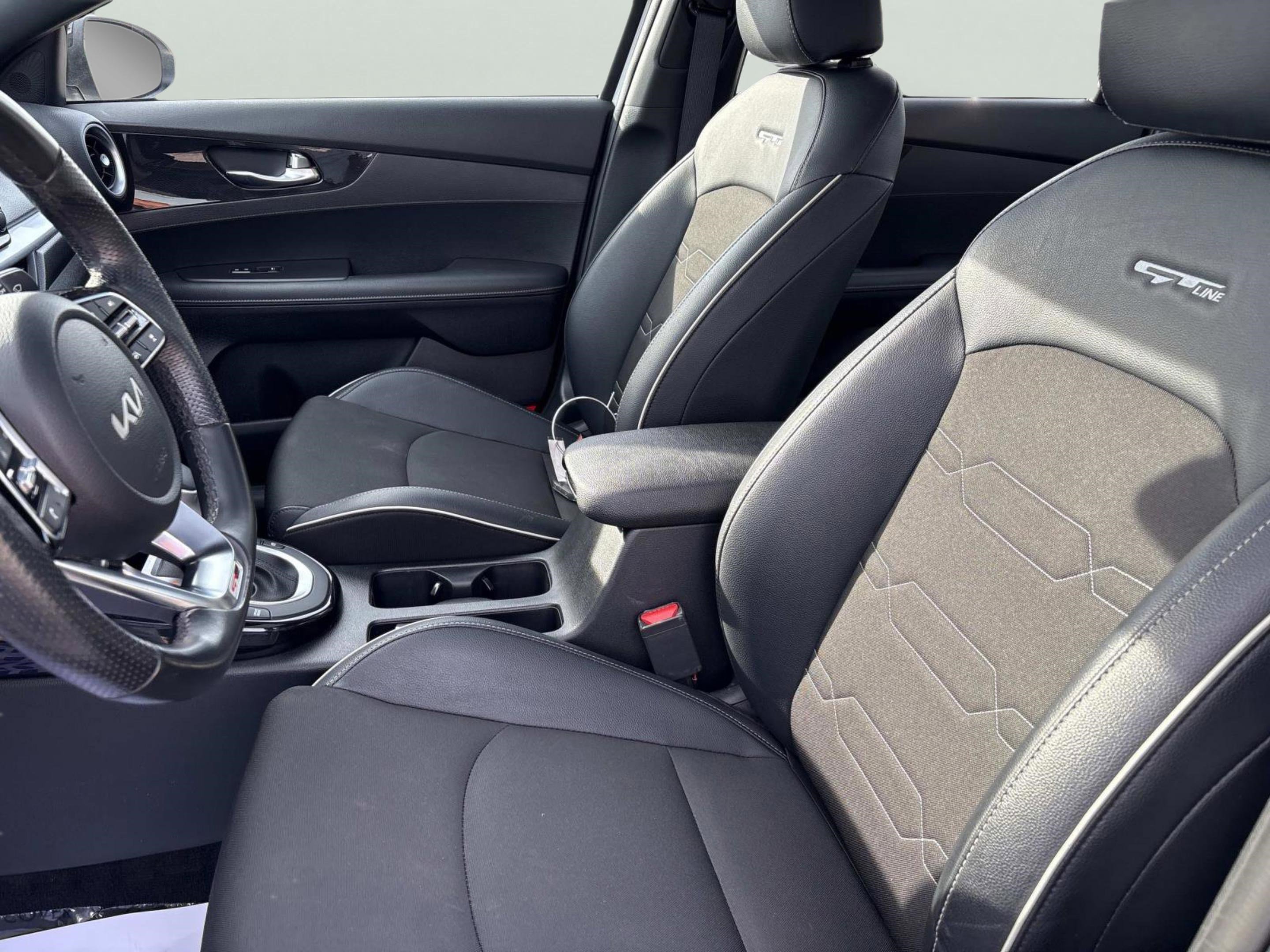 Used 2023 Kia Forte GT-Line w/ GT-Line Premium Package image 25