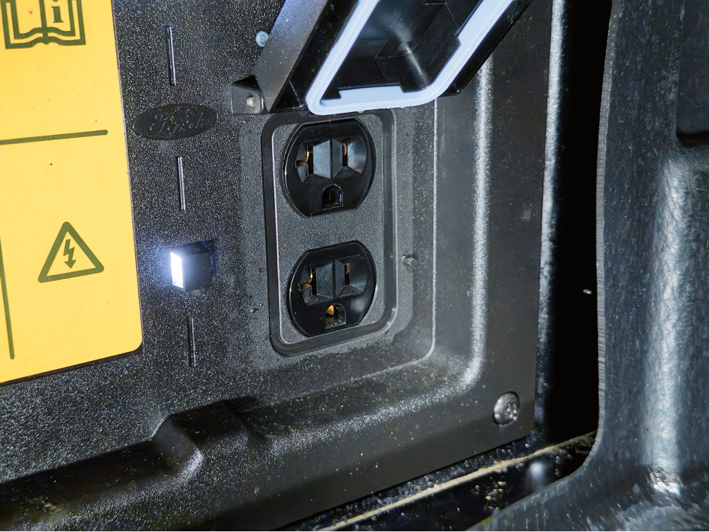 Used 2024 Ford F150 Lightning Flash AWD/4WD image 31