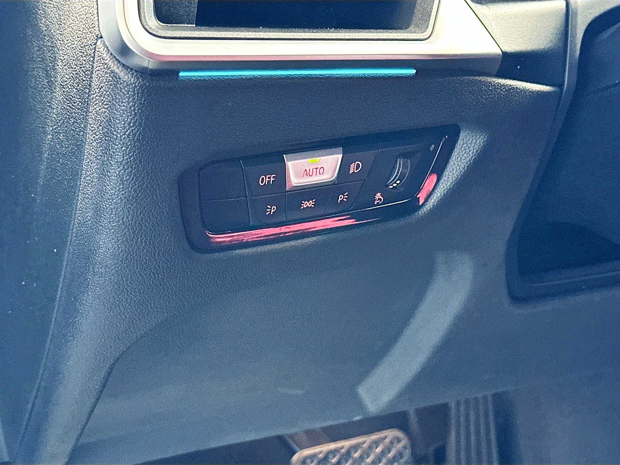 Certified 2023 BMW 330i Sedan w/ Convenience Package image 10