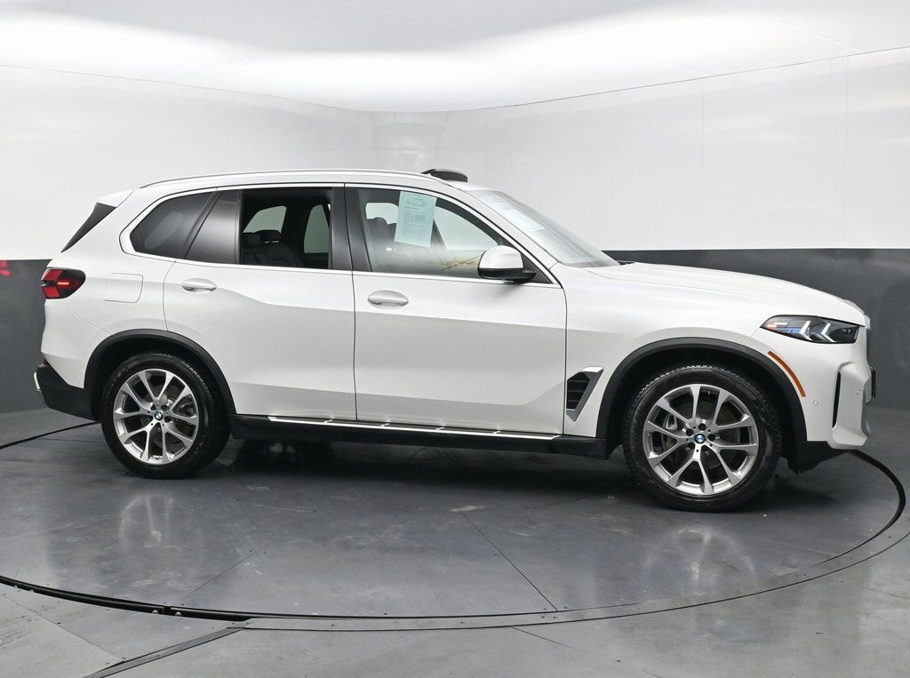 Used 2024 BMW X5 xDrive40i AWD/4WD image 9