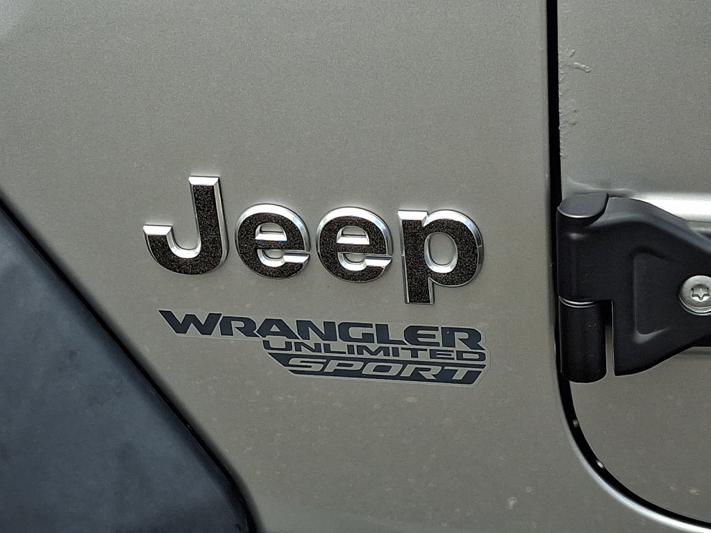 Used 2018 Jeep Wrangler Unlimited Sport S AWD/4WD image 17
