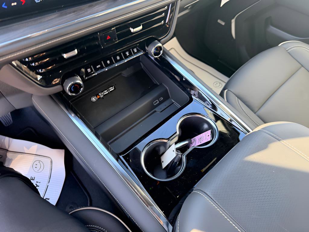 New 2026 Chevrolet Suburban Premier image 21