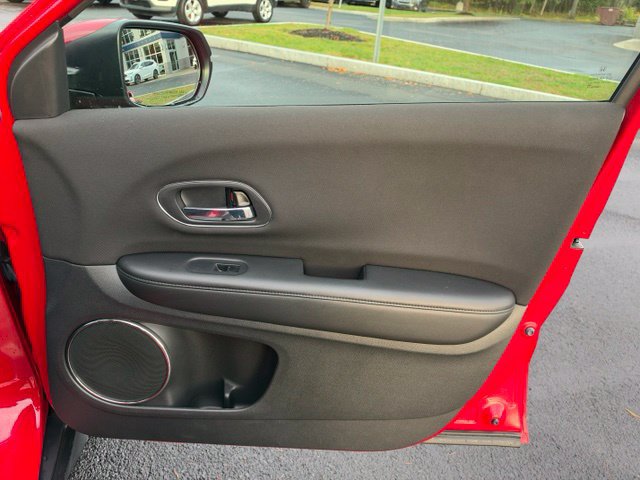 Used 2018 Honda HR-V EX image 9