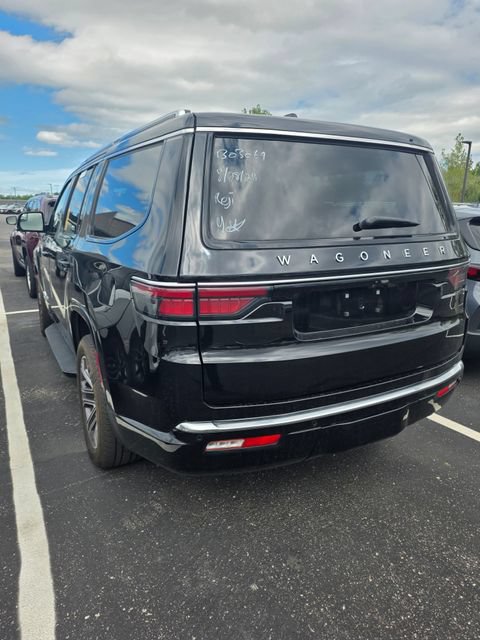 Used 2024 Jeep Wagoneer 4WD w/ Premium Group I image 4