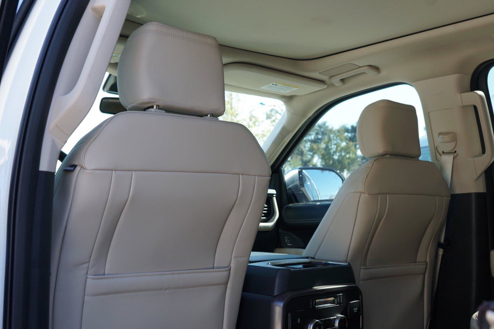Used 2024 Ford Expedition Platinum RWD image 21