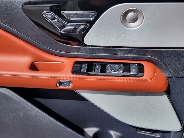 New 2026 Lincoln Aviator Reserve w/ Luxury Package image 8