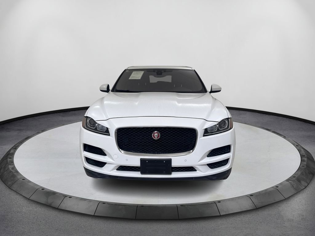 Used 2020 Jaguar F-PACE Premium image 2