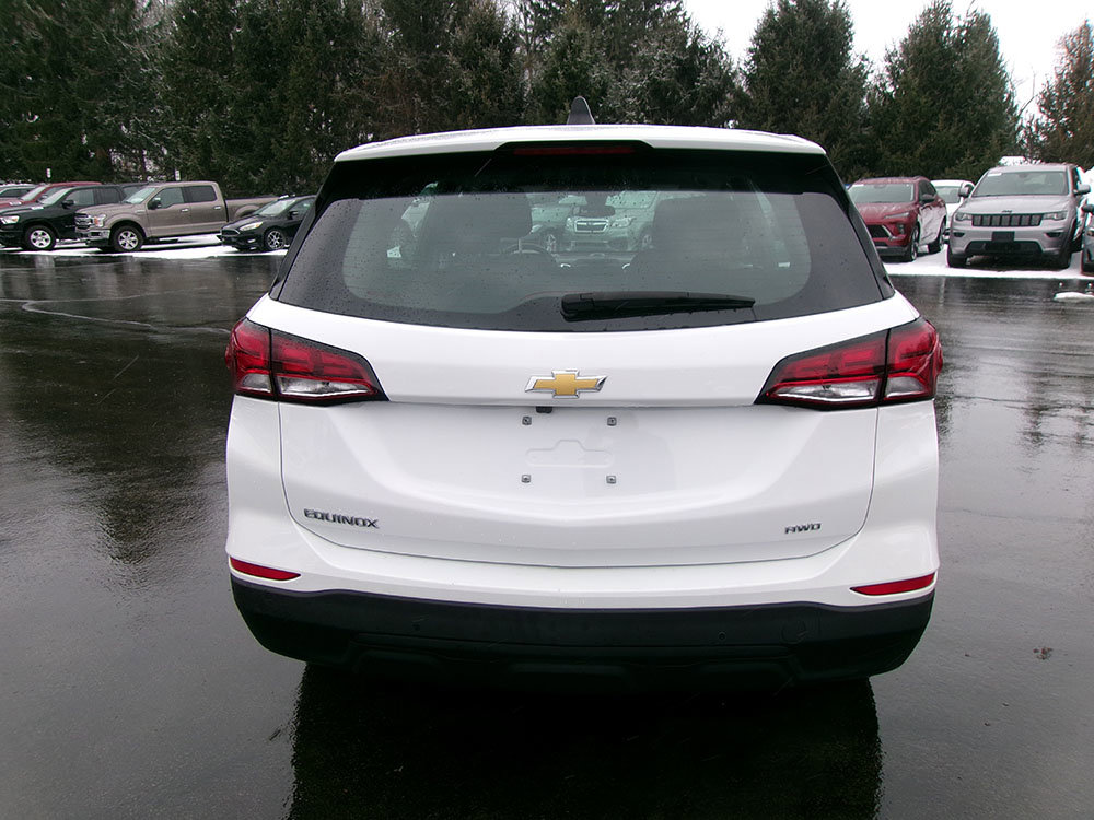 Used 2024 Chevrolet Equinox LS w/ Driver Confidence II Package image 5