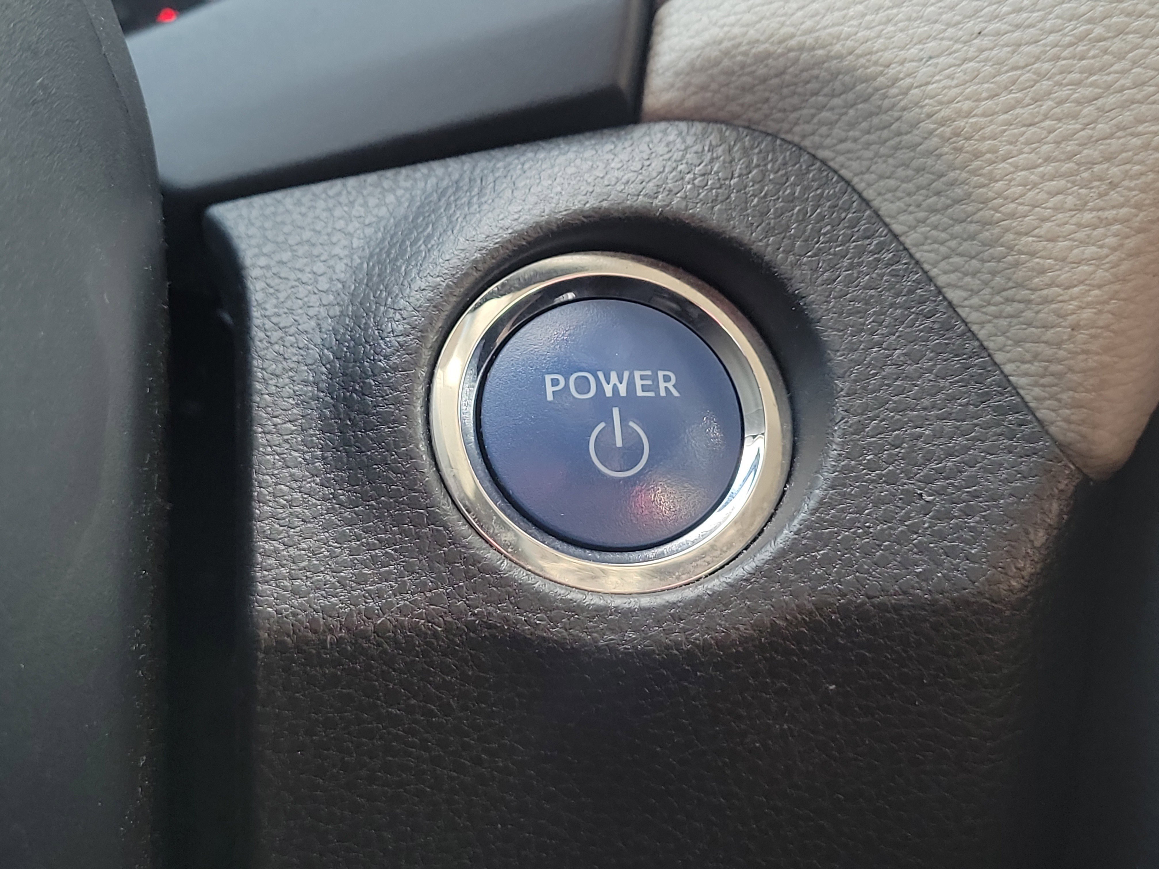 Used 2021 Toyota RAV4 XLE image 24