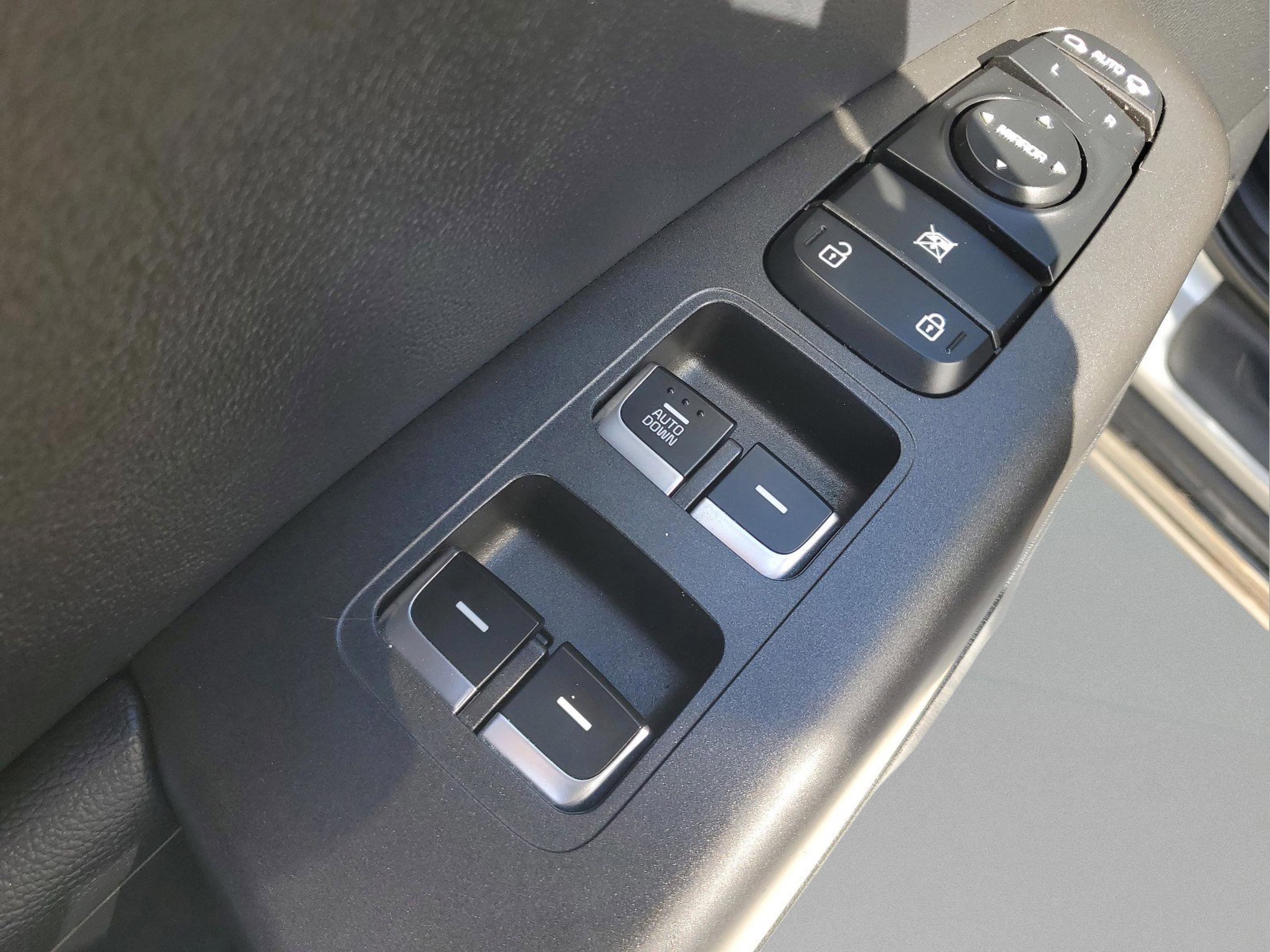 Used 2020 Kia Sportage S image 20