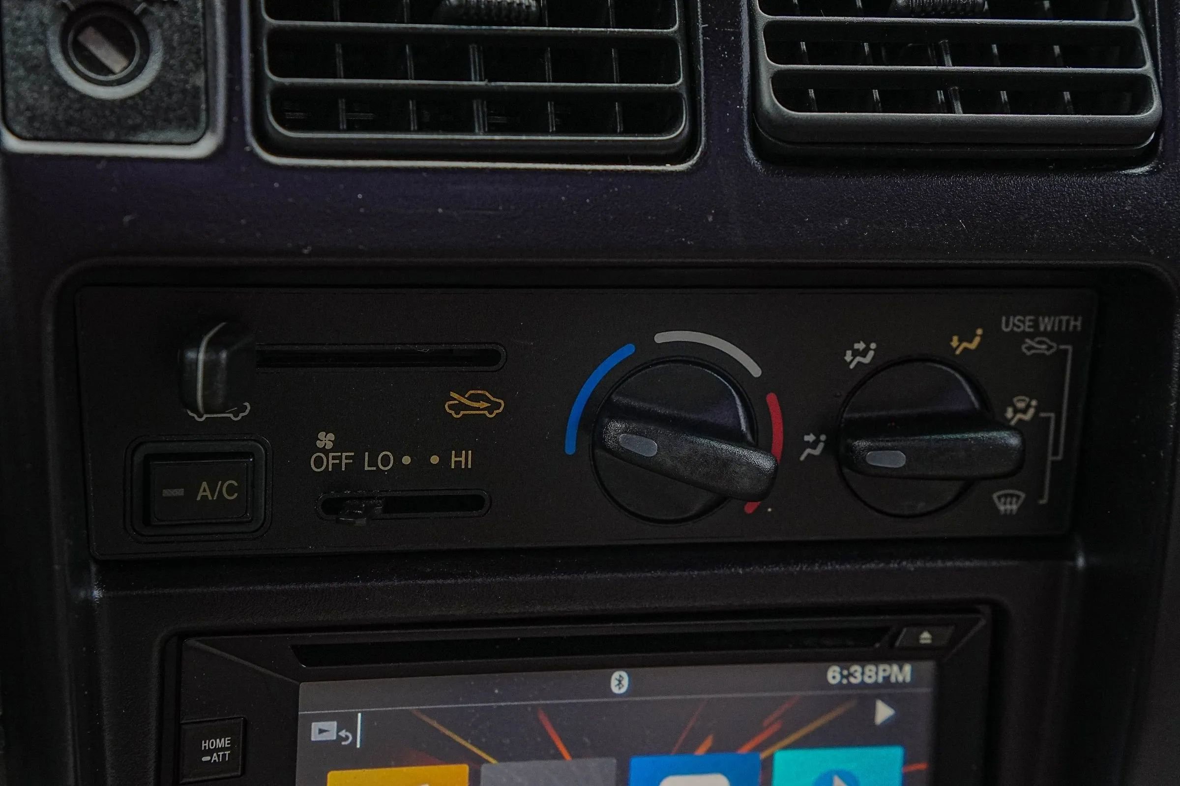 Used 2000 Toyota Tacoma 2WD Regular Cab image 28