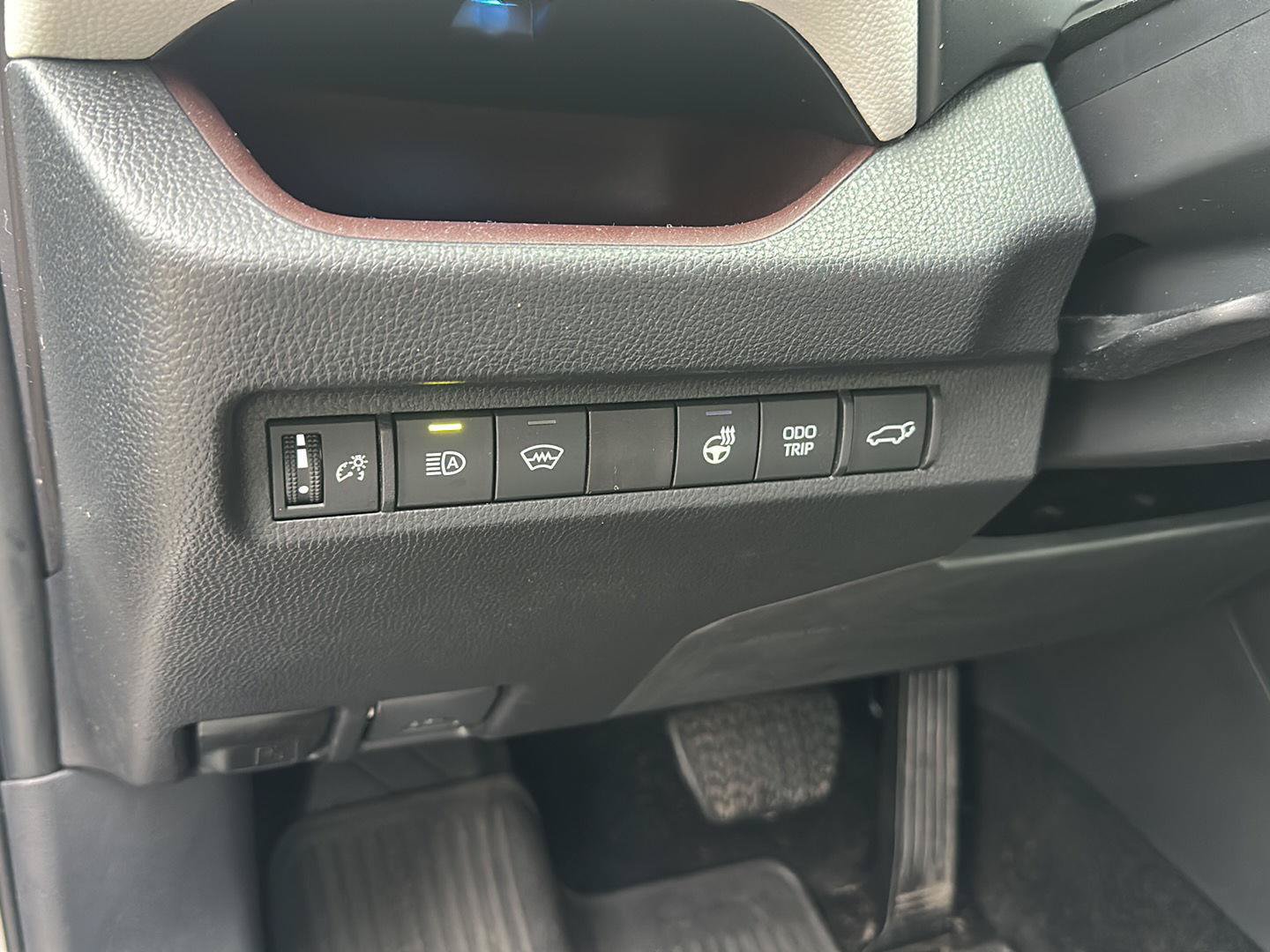 Used 2025 Toyota RAV4 Limited w/ Weather Package AWD/4WD image 12