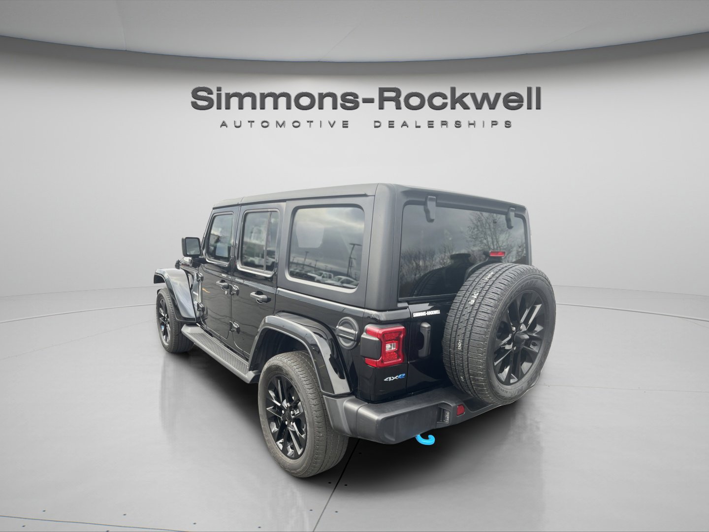 Used 2023 Jeep Wrangler Sahara w/ Cold Weather Group image 5