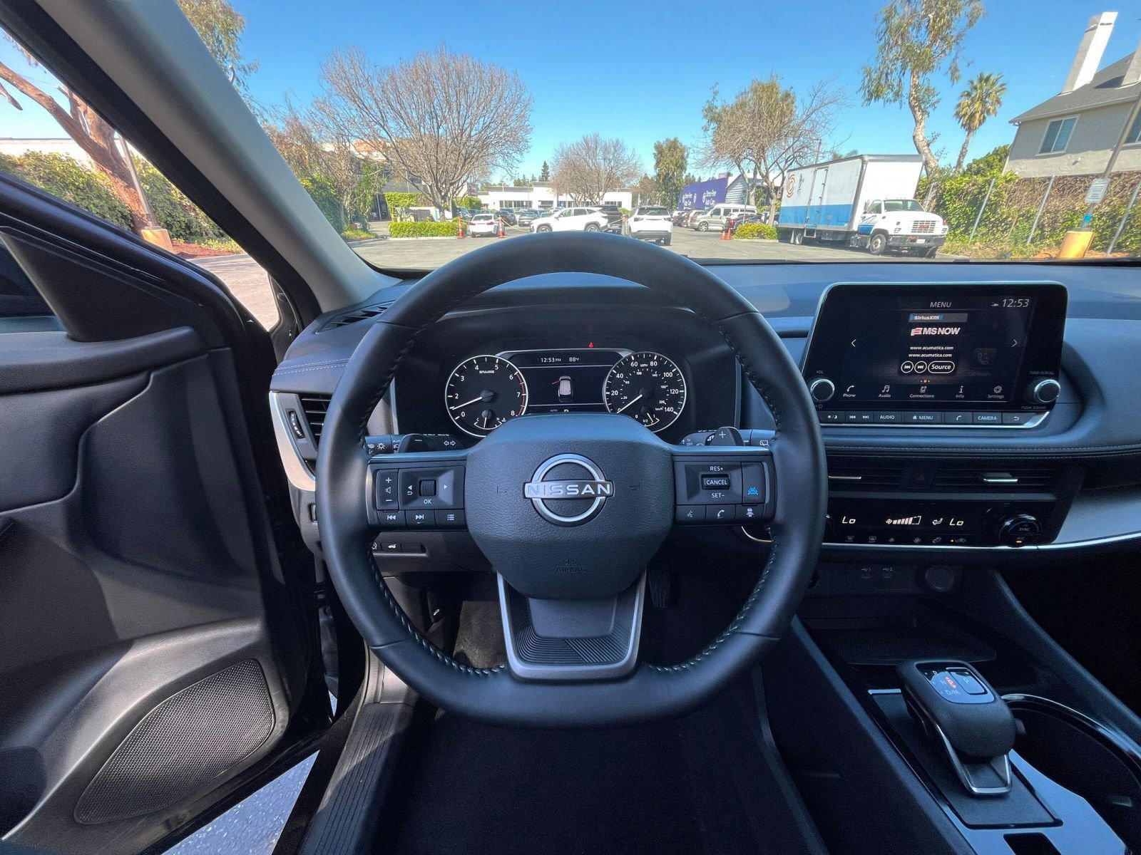 Used 2025 Nissan Rogue SV image 36