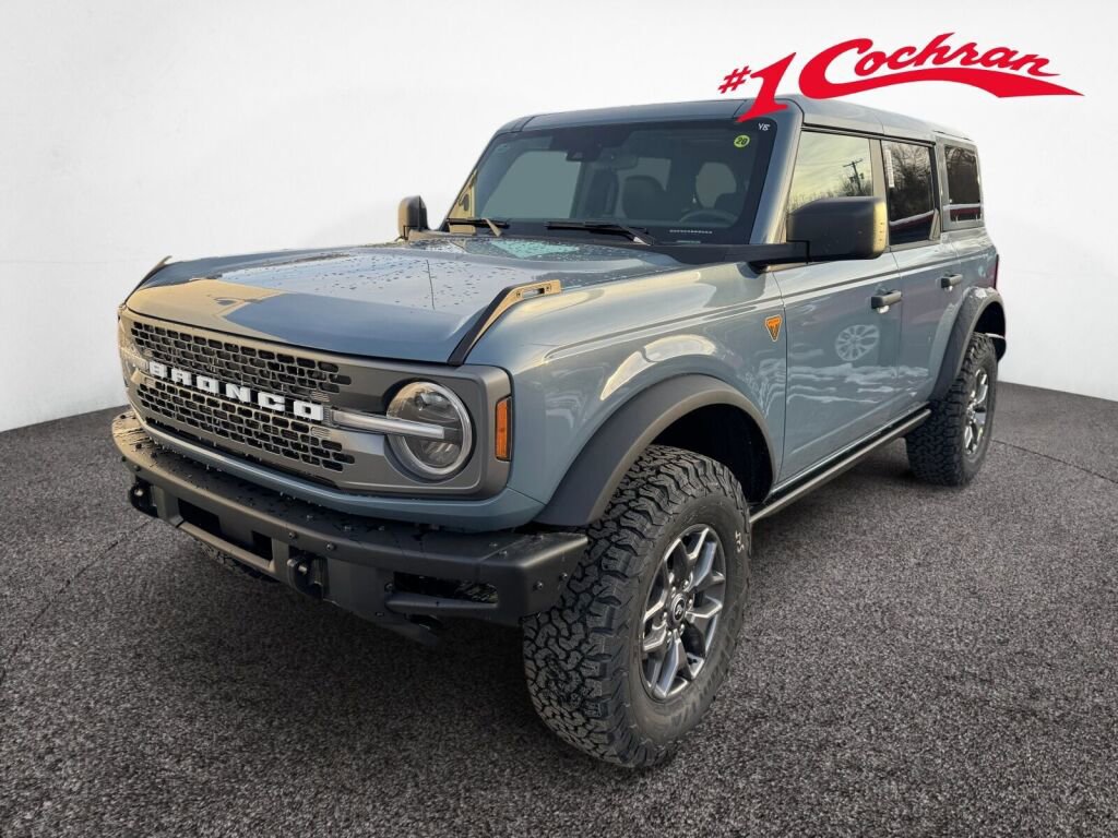 New 2025 Ford Bronco Badlands image 3